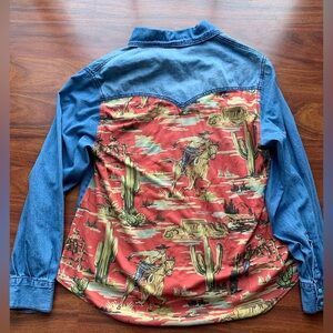 Fashion Express Woman’s Turquoise Snap Western Print Top